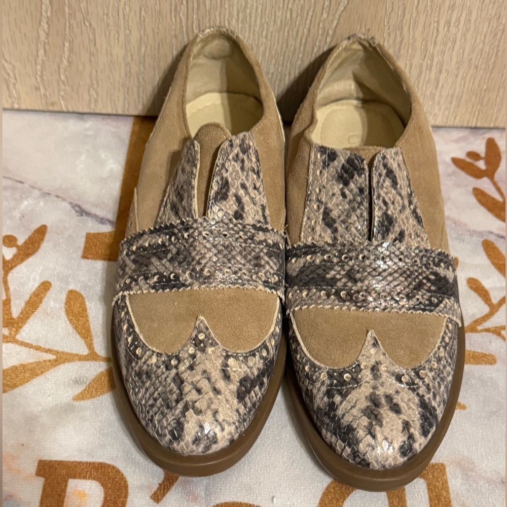 Girotti Slip-On Casual Shoes - Picture 8 of 11